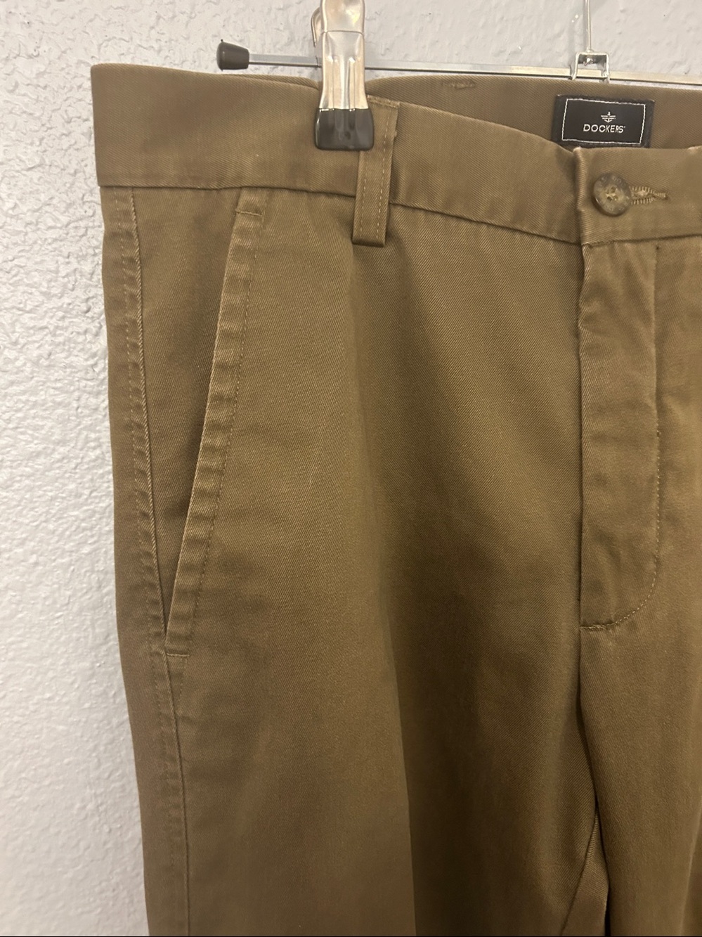 Dockers Olive Green Men’s Slacks - Picture 4 of 7